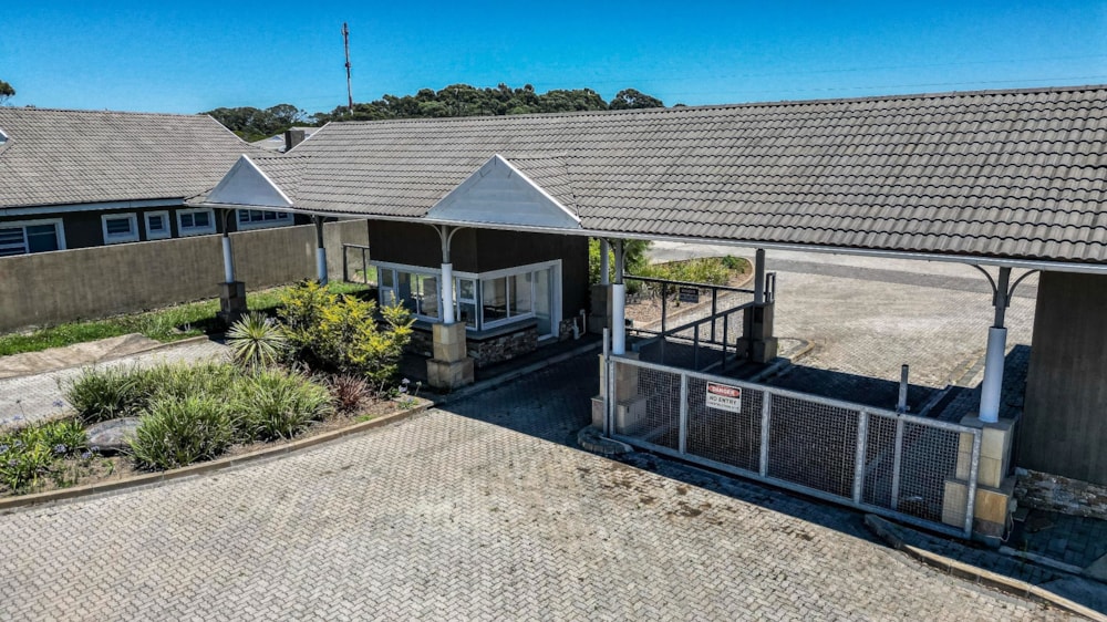 House for sale in Kidds Beach - 1EZ1724755