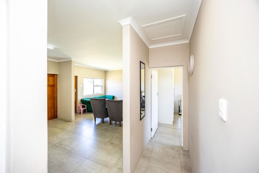 House for sale in Kidds Beach - 1EZ1724755