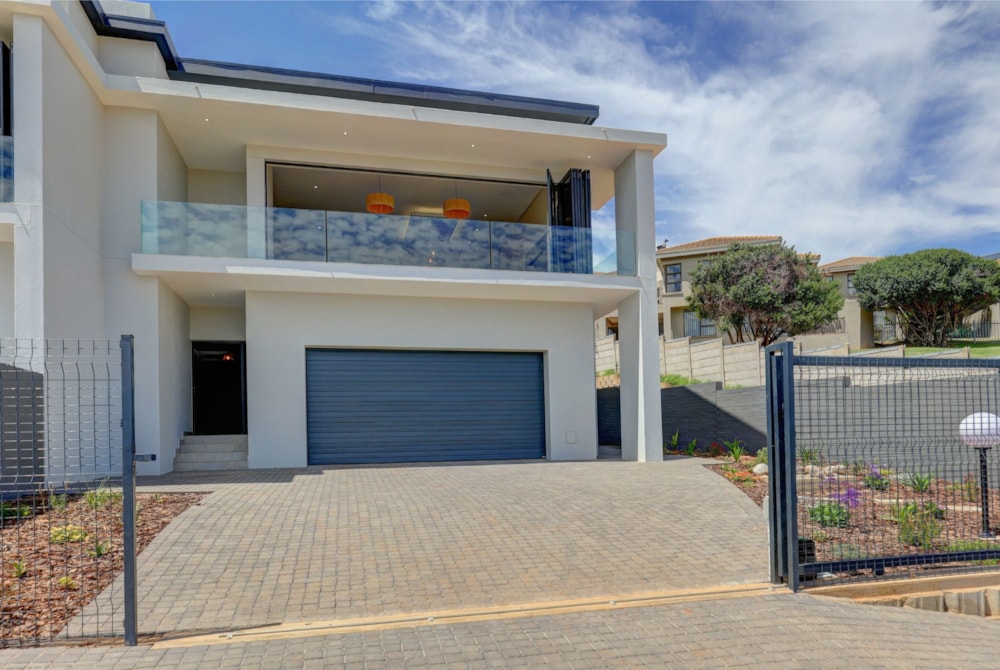 Semi-detached house for sale in Hartenbos Heuwels - 1MB1724782 Semi-detached house for sale in Hartenbos Heuwels - 1MB1724782