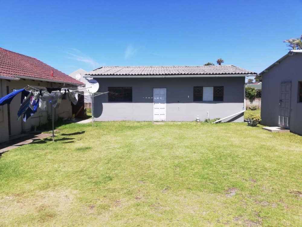 Garden apartment to rent in Gonubie - 1EZ1724761