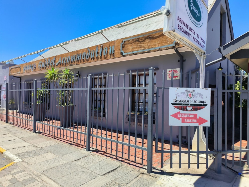 Guesthouse for sale in Middedorp, Beaufort West - 1KK1725232