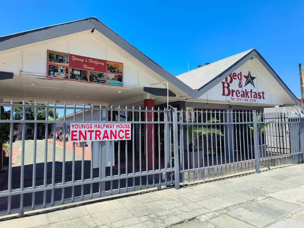 Guesthouse for sale in Middedorp, Beaufort West - 1KK1725232 Guesthouse for sale in Middedorp, Beaufort West - 1KK1725232