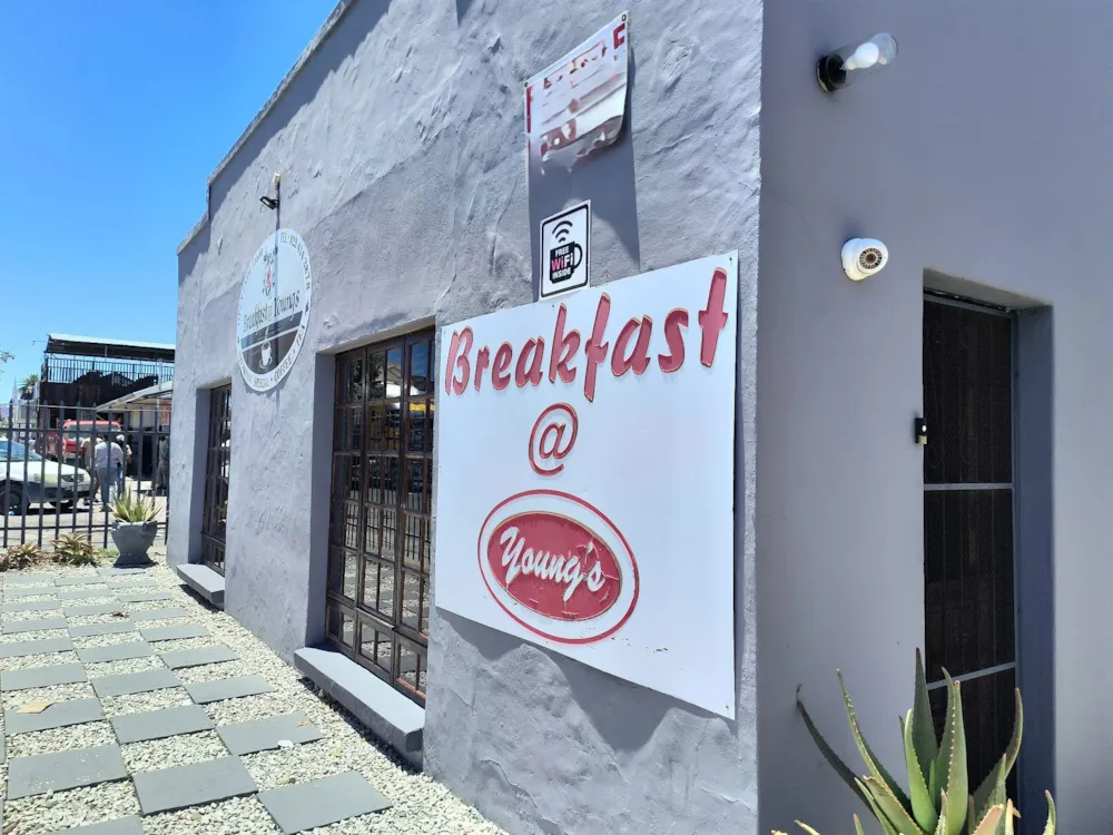 Guesthouse for sale in Middedorp, Beaufort West - 1KK1725232 Guesthouse for sale in Middedorp, Beaufort West - 1KK1725232
