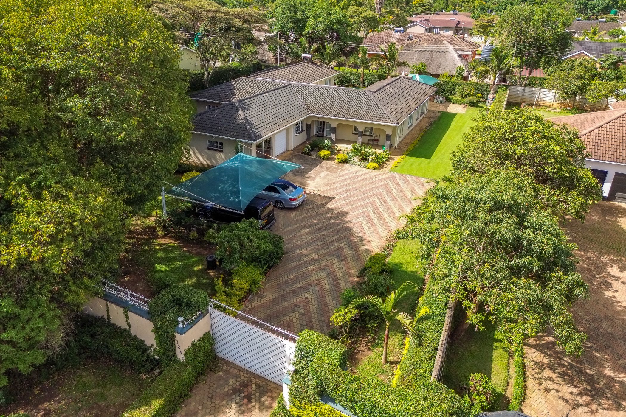 House for sale in Borrowdale West, Zimbabwe - 3ZB1725267