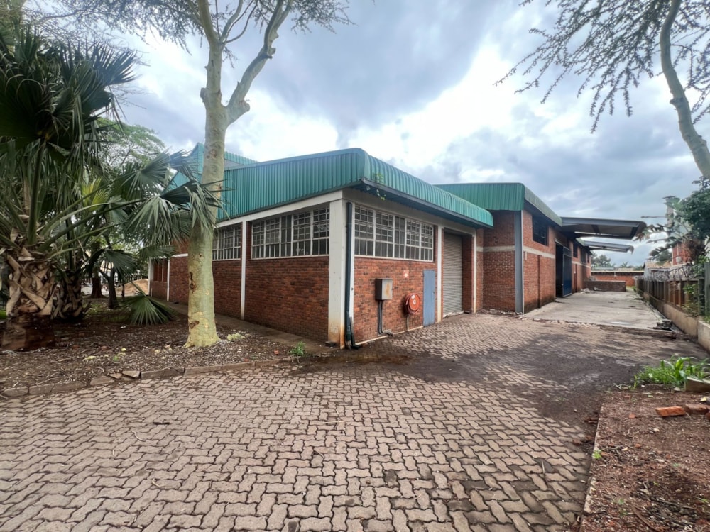 Commercial industrial property to rent in Bluffhill, Zimbabwe - 3ZB1724840 Commercial industrial property to rent in Bluffhill, Zimbabwe - 3ZB1724840