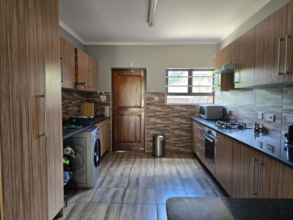 Townhouse to rent in Kgale, Botswana - 3BO1725341