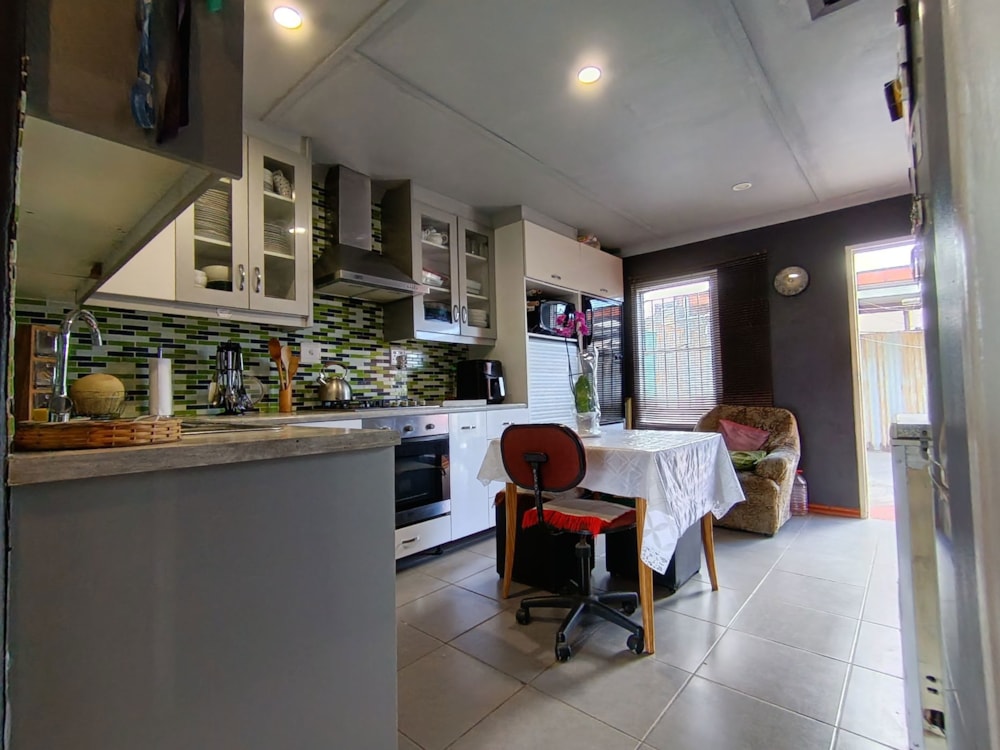 Semi-detached house for sale in Pelikan Park - 1OT1724980