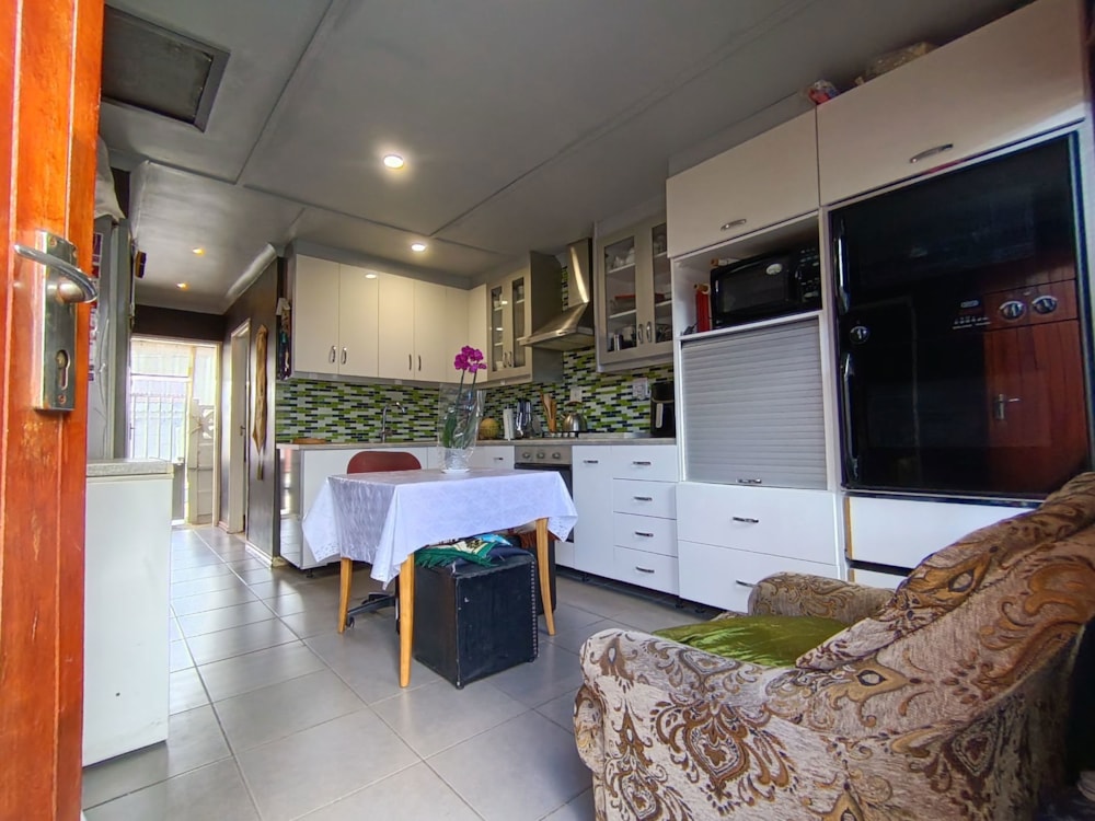 Semi-detached house for sale in Pelikan Park - 1OT1724980