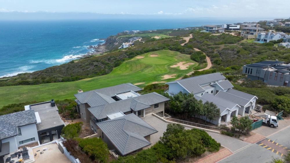 House to rent in Pinnacle Point Golf Estate - 1MB1724983 House to rent in Pinnacle Point Golf Estate - 1MB1724983