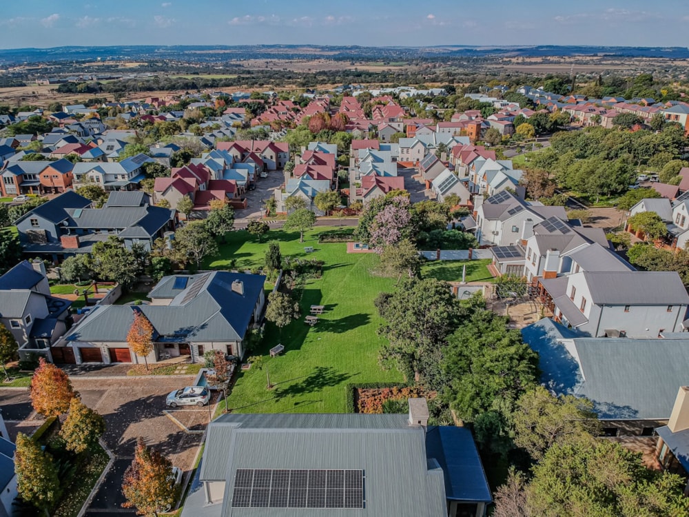 Security estate home for sale in Heritage Hill Estates - CN1727736