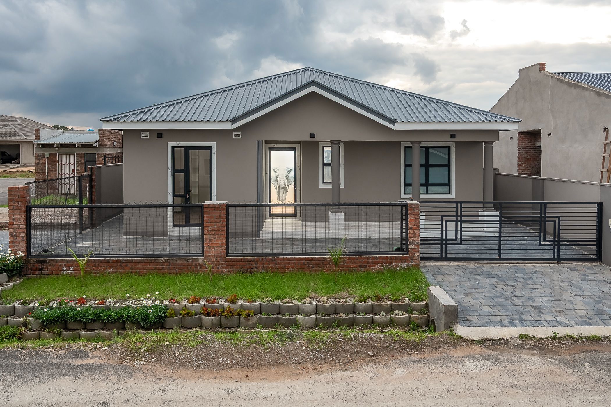 Cluster for sale in Arlington, Zimbabwe - 3ZB1725008