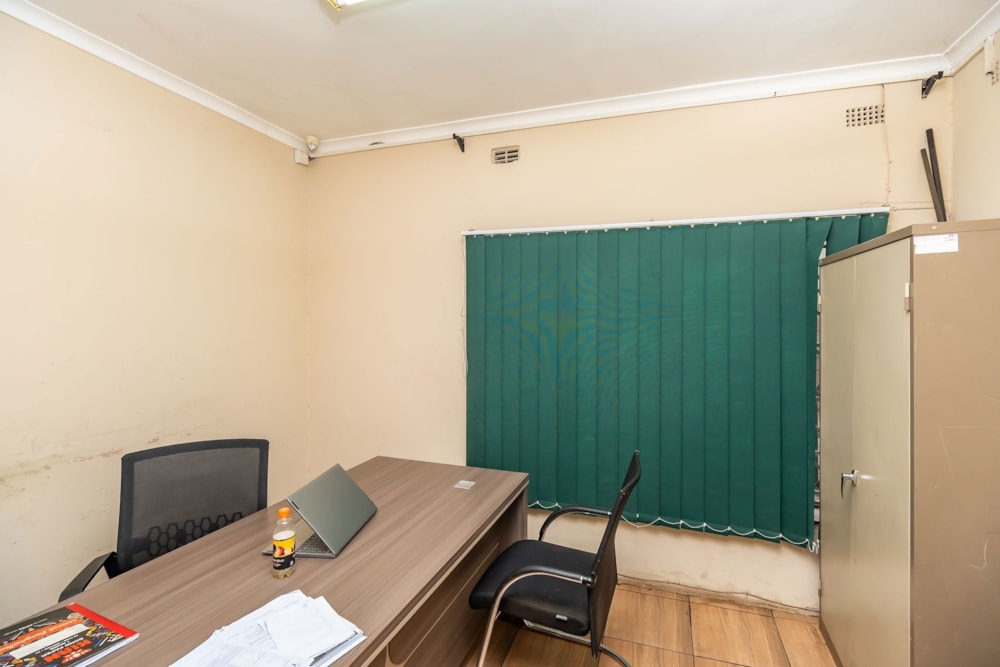 Commercial industrial property for sale in Graniteside, Zimbabwe - 3ZB1725034 Commercial industrial property for sale in Graniteside, Zimbabwe - 3ZB1725034