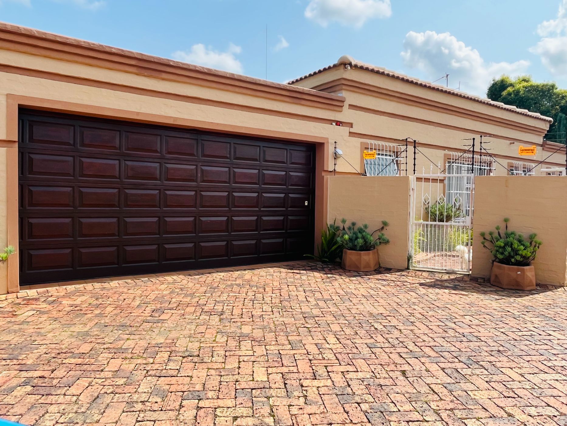 Townhouse for sale in Arcon Park - 1VT1725235