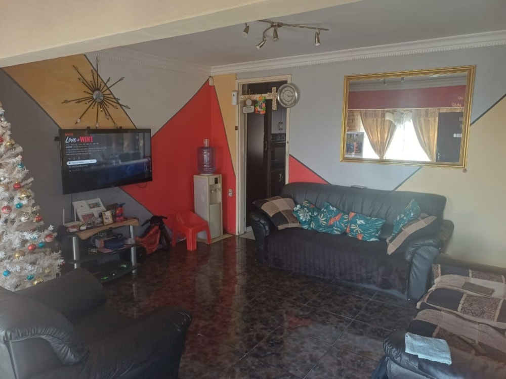 House for sale in Phoenix, KwaZulu-Natal - 1DA1725179