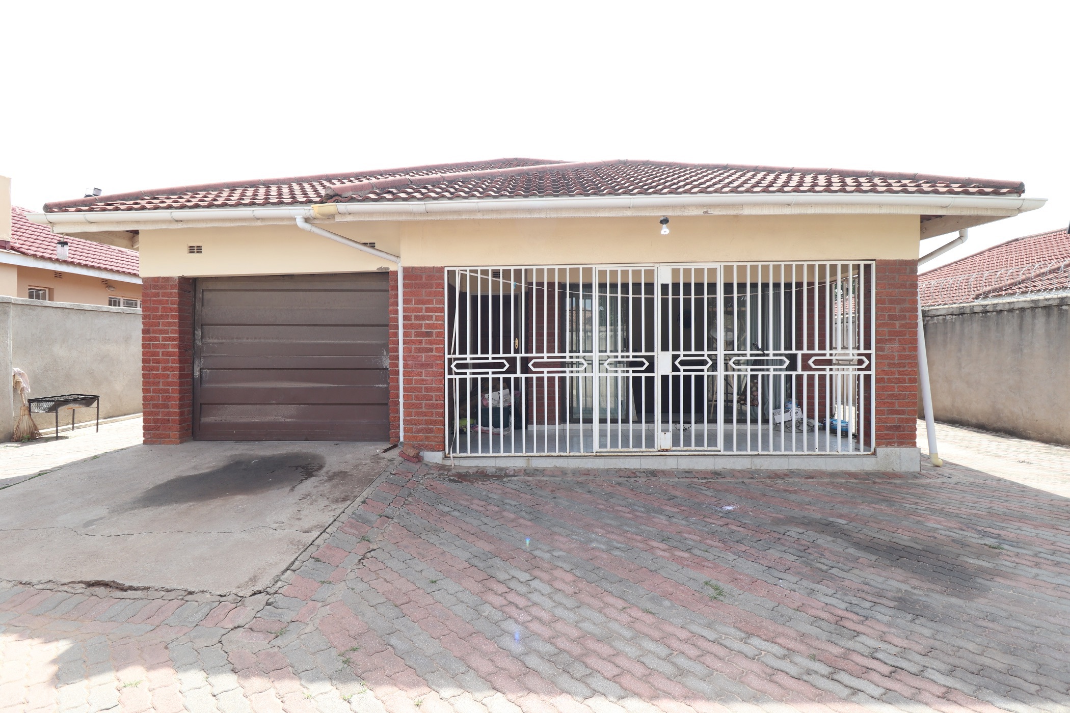 House for sale in Waterfalls, Zimbabwe - 3ZB1725206