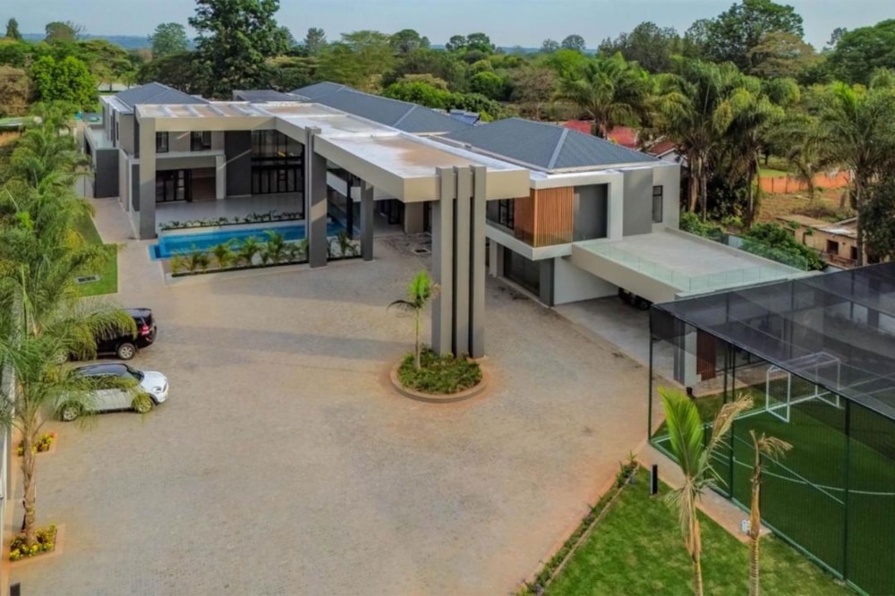 House for sale in Borrowdale, Zimbabwe - 3ZB1725243 House for sale in Borrowdale, Zimbabwe - 3ZB1725243