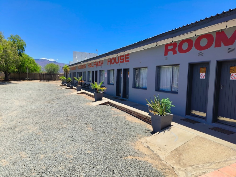 Guesthouse for sale in Middedorp, Beaufort West - 1KK1725255