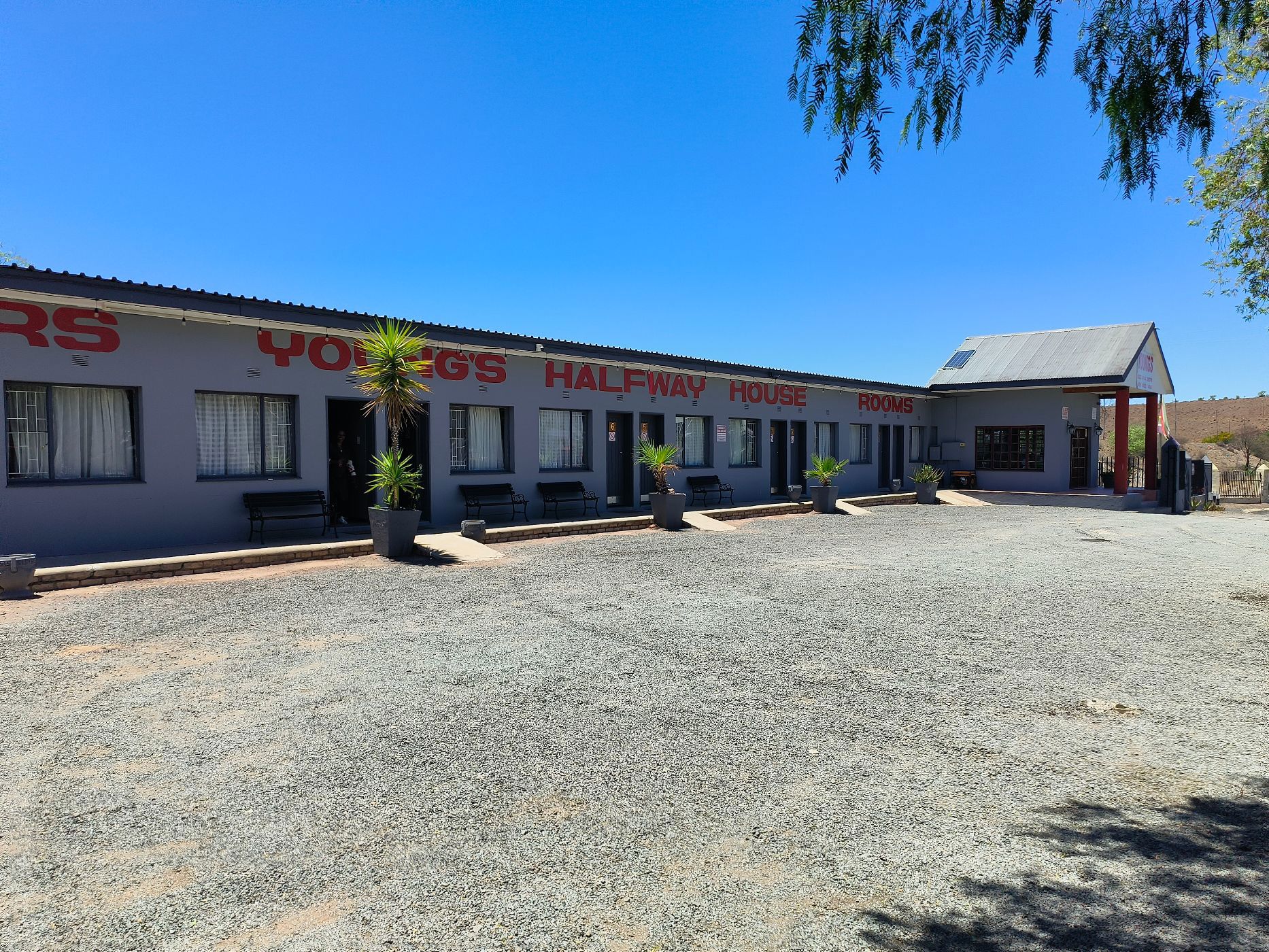 Guesthouse for sale in Middedorp, Beaufort West - 1KK1725255