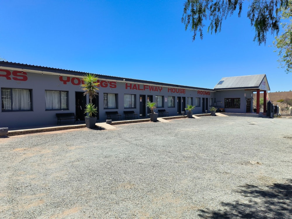 Guesthouse for sale in Middedorp, Beaufort West - 1KK1725255