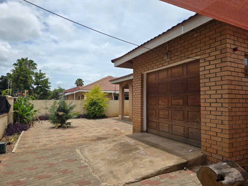 House for sale in Phakalane, Botswana - 3BO1725256