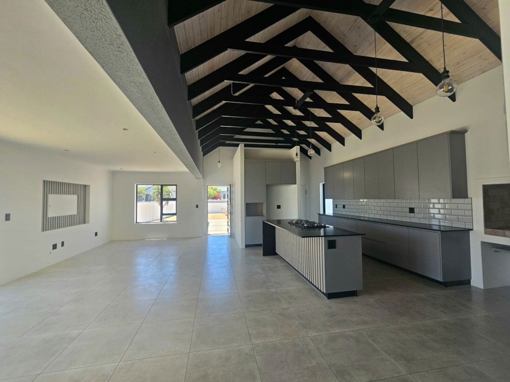 House for sale in Country Club - LA1725315