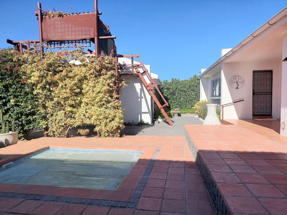 House to rent in Country Club - LBL1725368