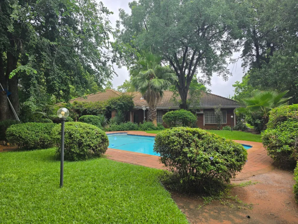 House let in Extension 11, Botswana - 3BO1725438