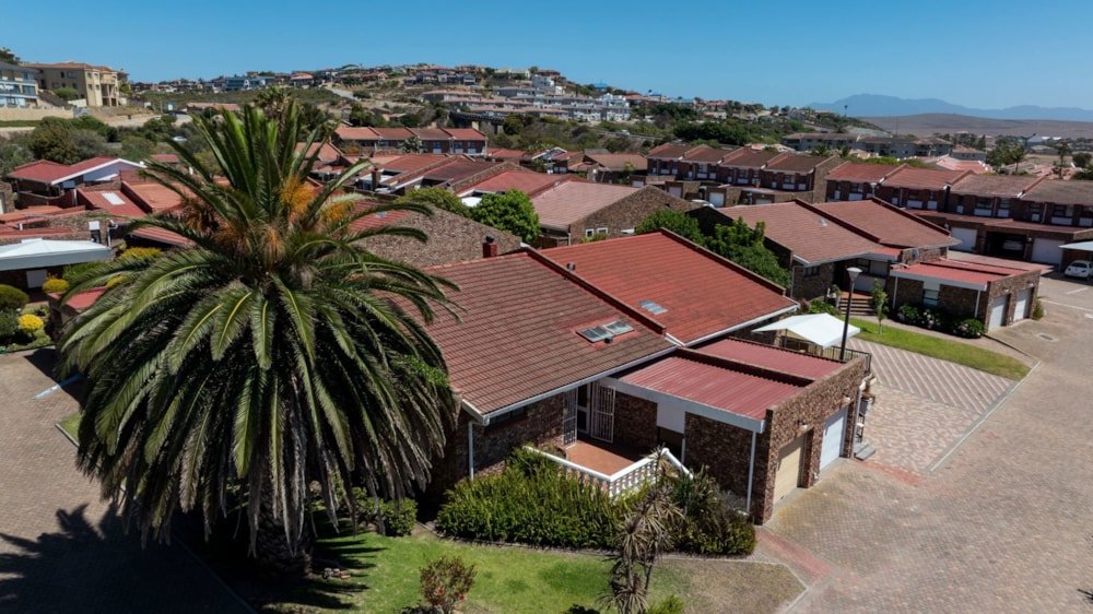 Townhouse for sale in Hartenbos - 1MB1725420