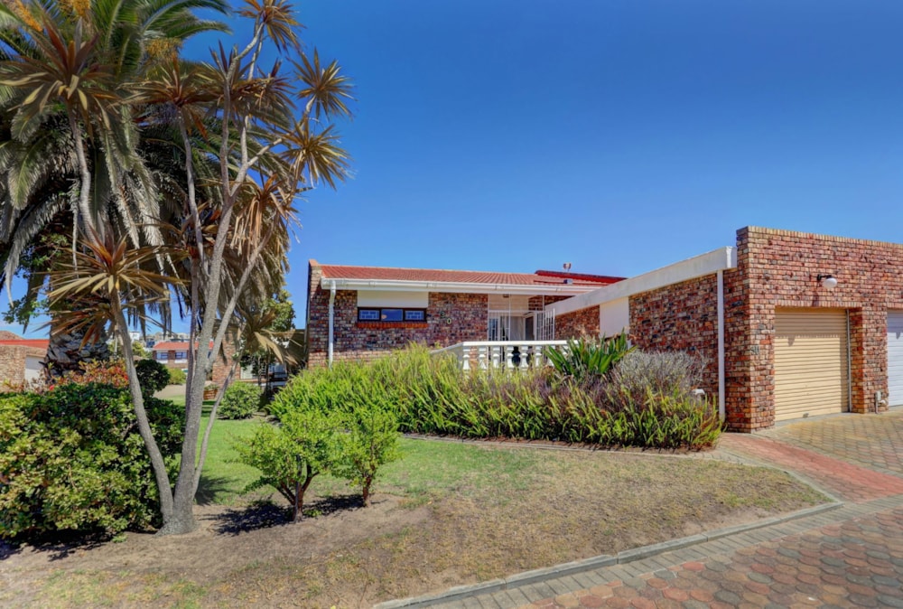 Townhouse for sale in Hartenbos - 1MB1725420