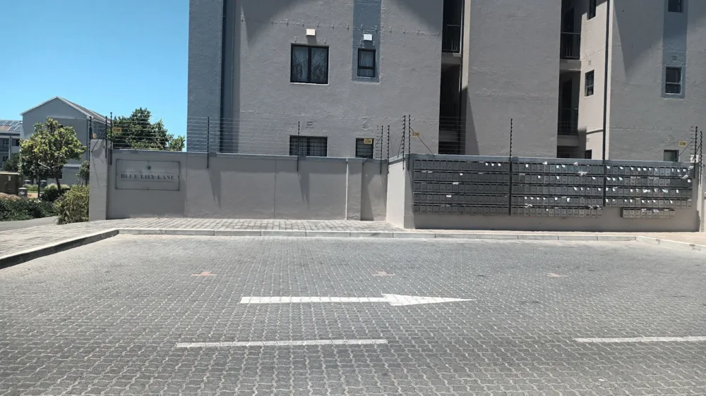 Apartment let in Buh-Rein Estate - 1KV1725478