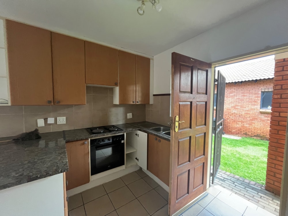 Apartment to rent in Mooikloof Ridge - PTL1725540