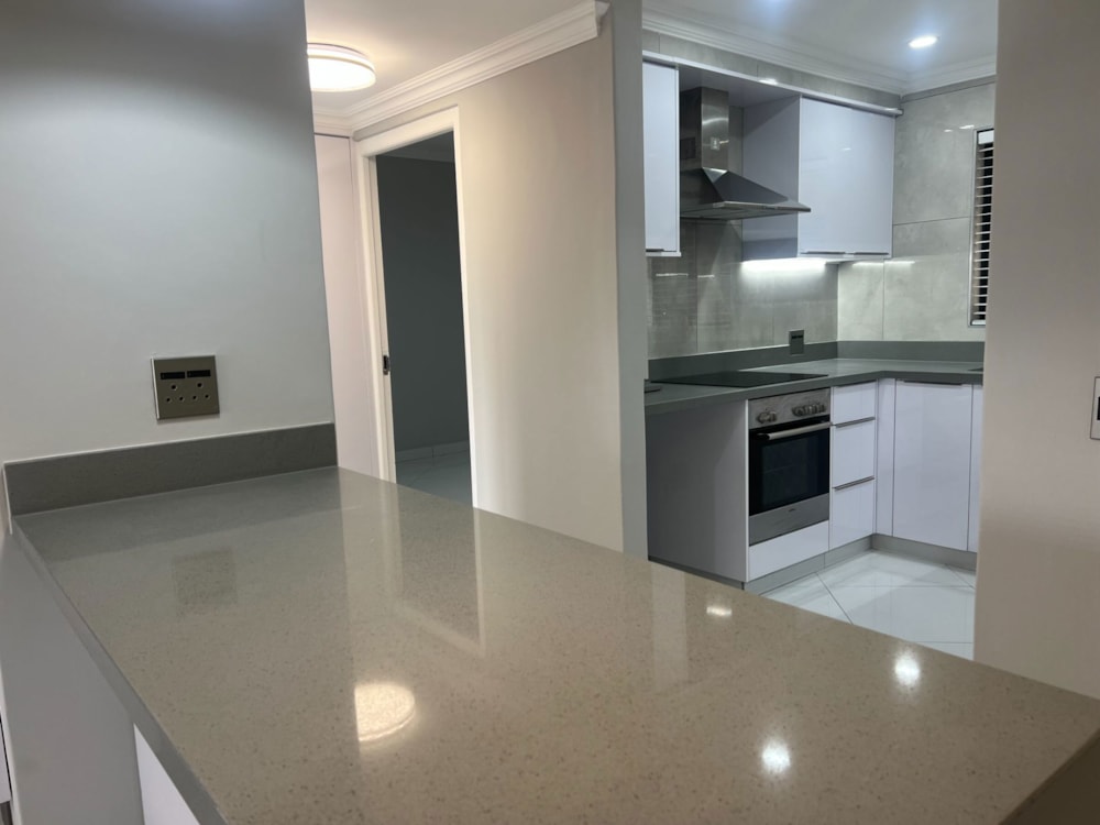 Apartment to rent in Claremont, Cape Town - RBL1725541