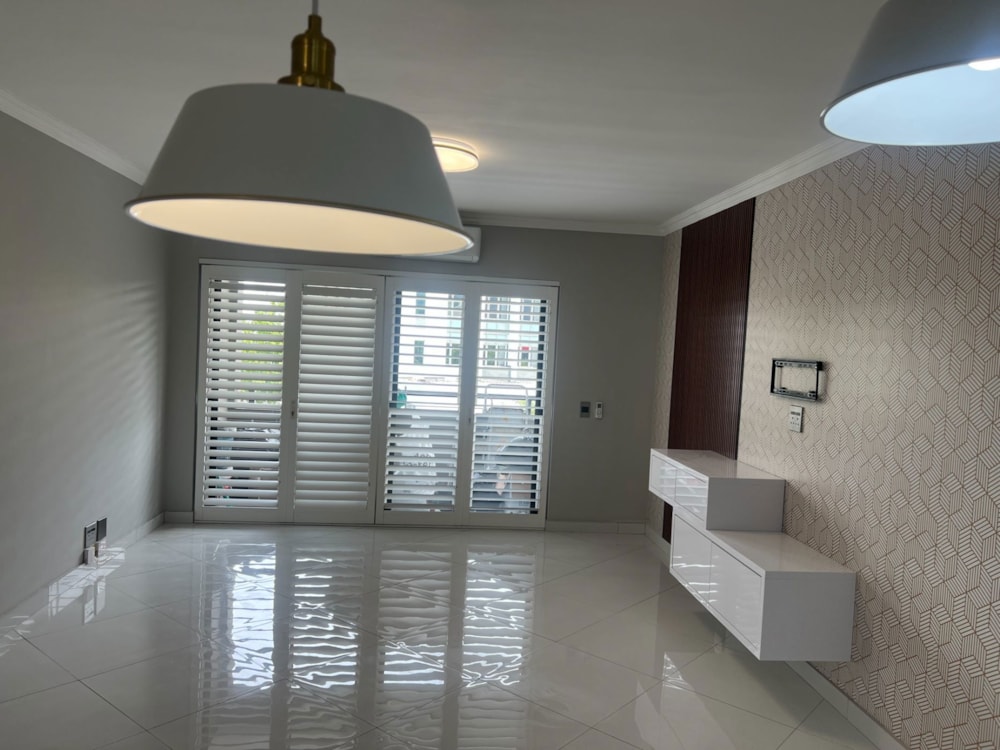 Apartment to rent in Claremont, Cape Town - RBL1725541