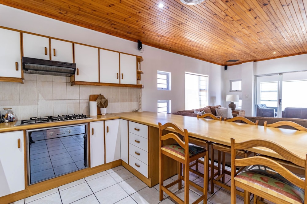 House for sale in Yzerfontein - LA1723689 House for sale in Yzerfontein - LA1723689