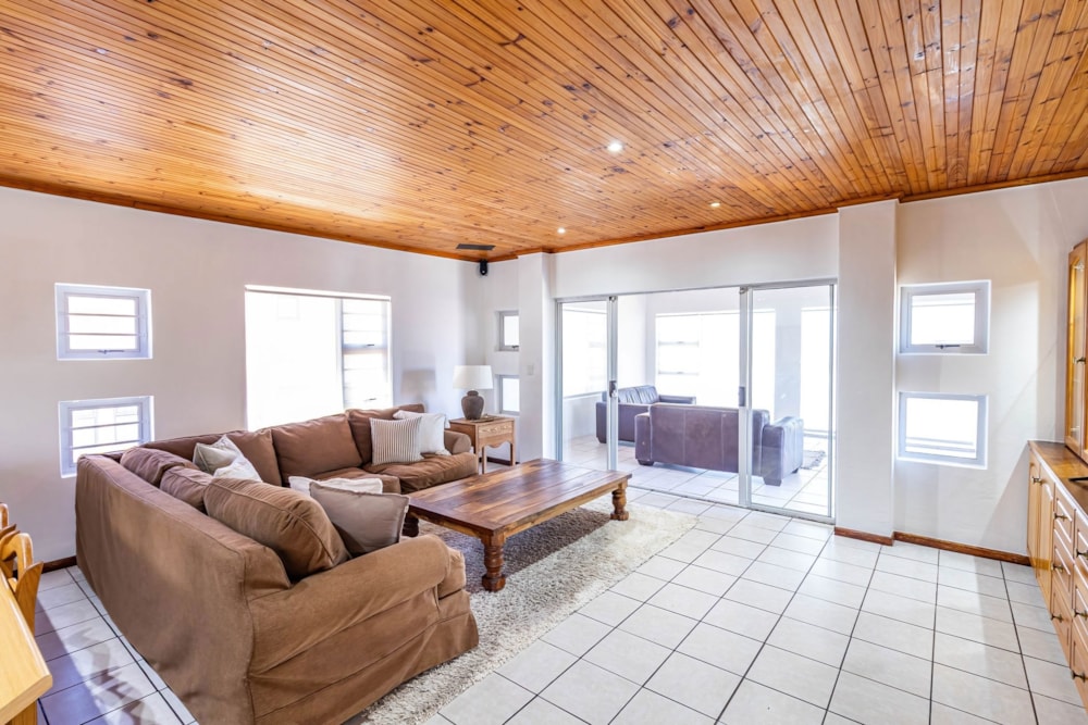 House for sale in Yzerfontein - LA1723689 House for sale in Yzerfontein - LA1723689