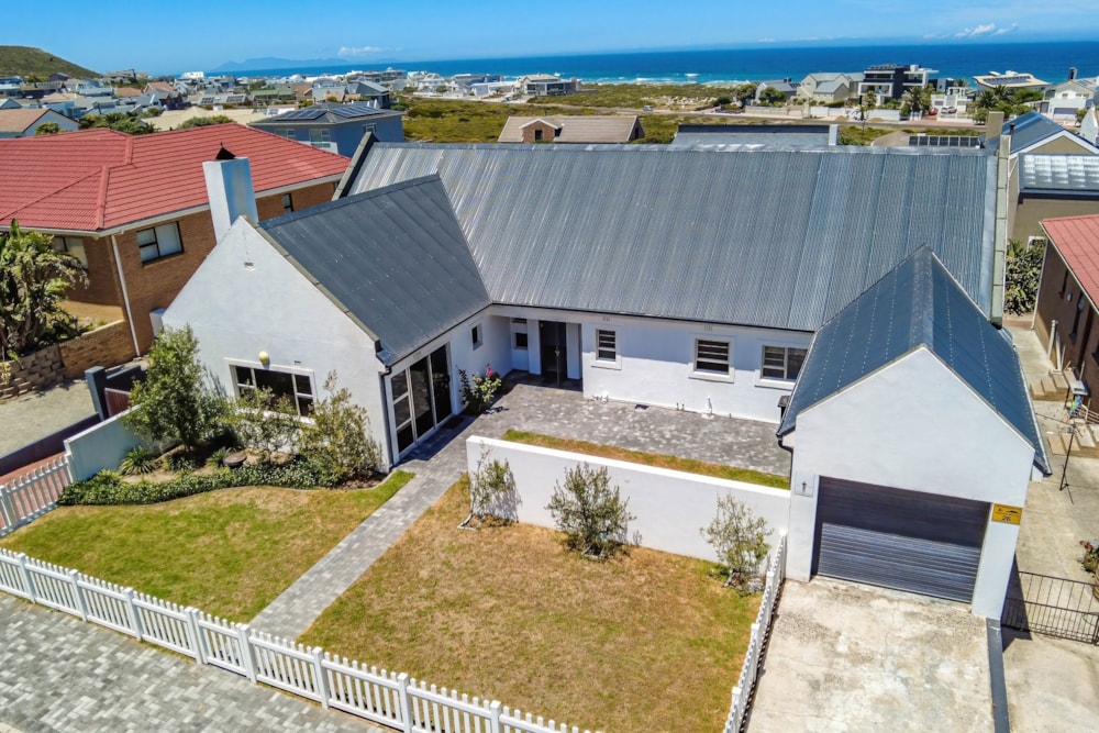 House for sale in Yzerfontein - LA1723689 House for sale in Yzerfontein - LA1723689