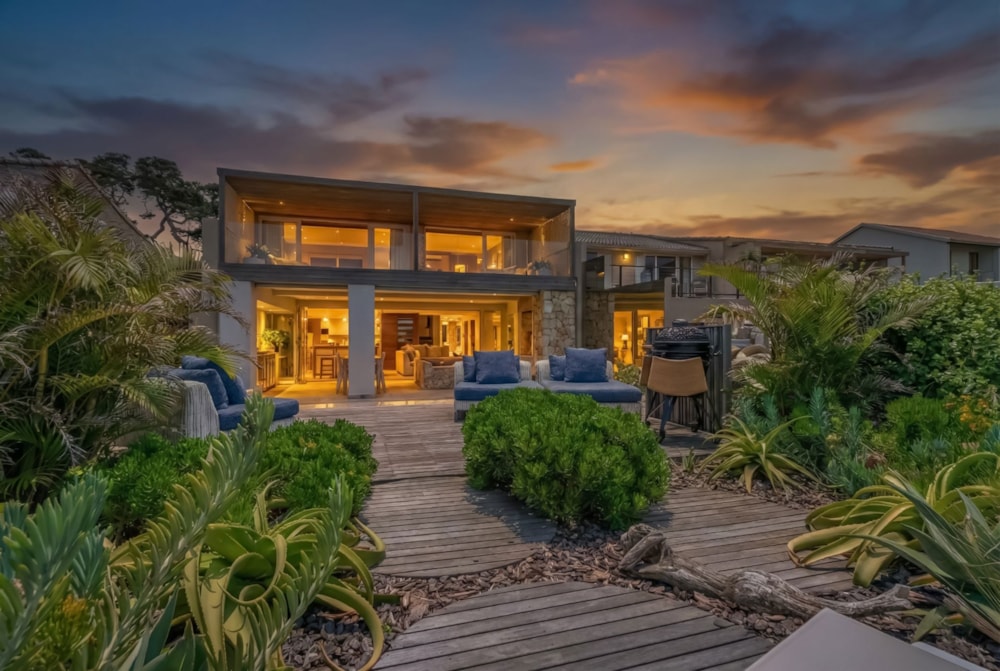 Townhouse for sale in uMhlanga Rocks - 1ND1672038 Townhouse for sale in uMhlanga Rocks - 1ND1672038