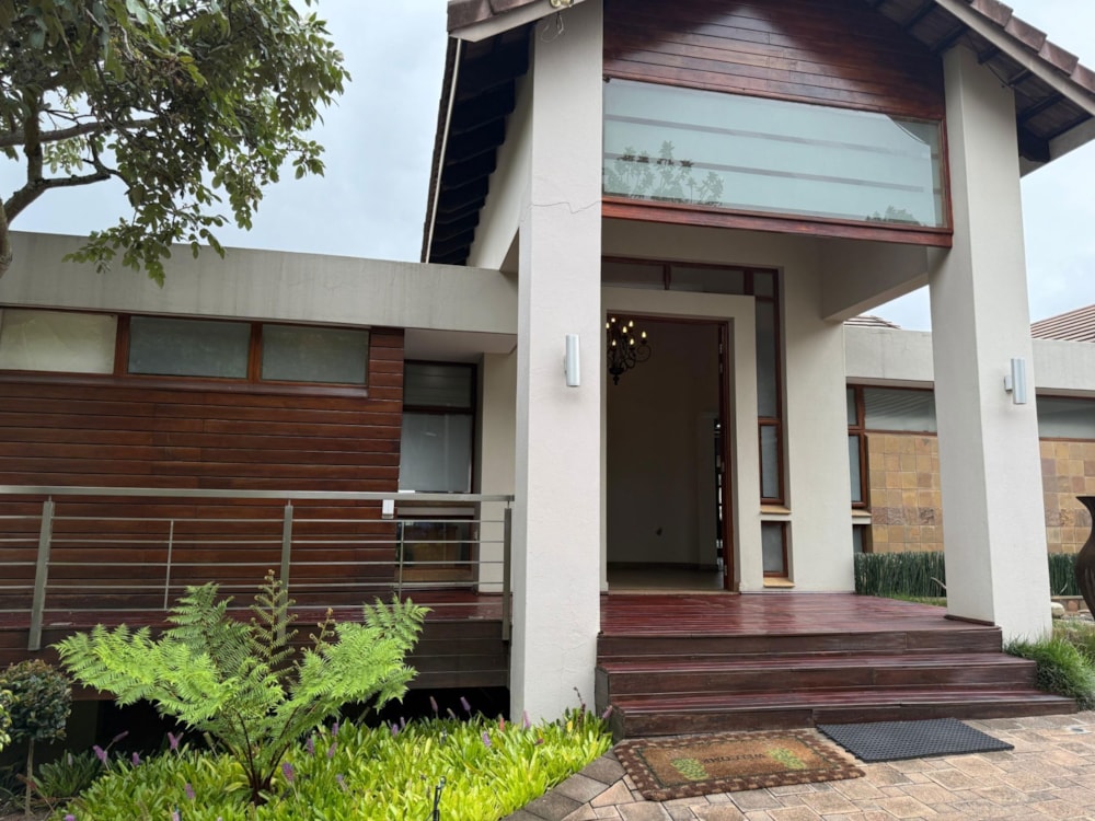 Security estate home for sale in Nelspruit (Mbombela) - 1NS1725188 Security estate home for sale in Nelspruit (Mbombela) - 1NS1725188