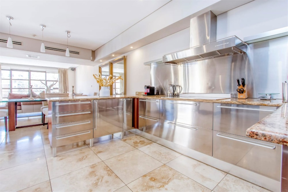 Penthouse apartment to rent in Melrose Arch - JBL1725679
