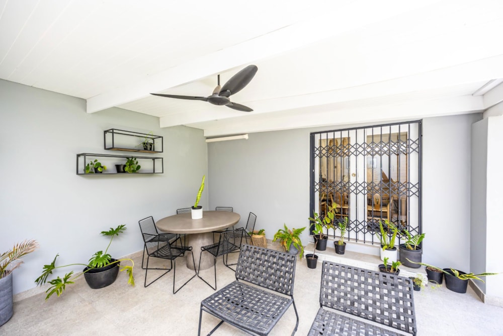 House for sale in Beacon Bay - 1EZ1724756