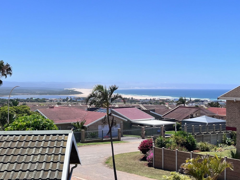 House for sale in Wave Crest - 1JF1724360