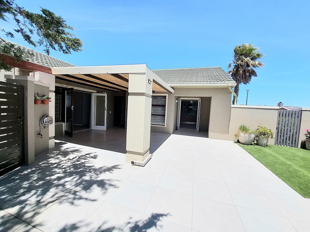 House to rent in Middedorp, Langebaan - LBL1724215 House to rent in Middedorp, Langebaan - LBL1724215