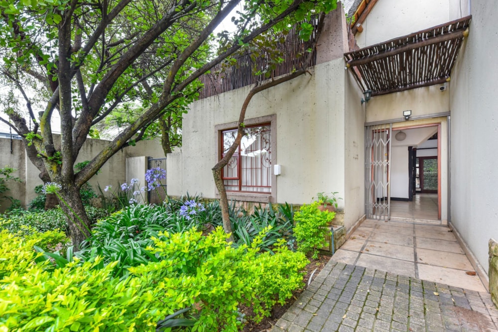 Townhouse for sale in Craigavon - FW1709816