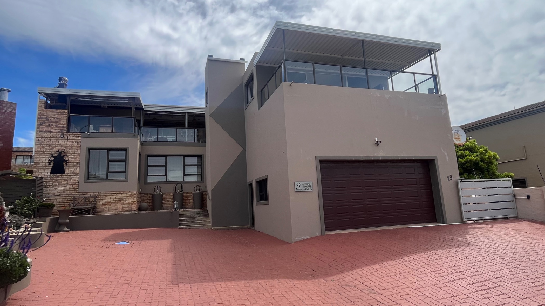 Double-storey house for sale in Wave Crest - 1JF1723706