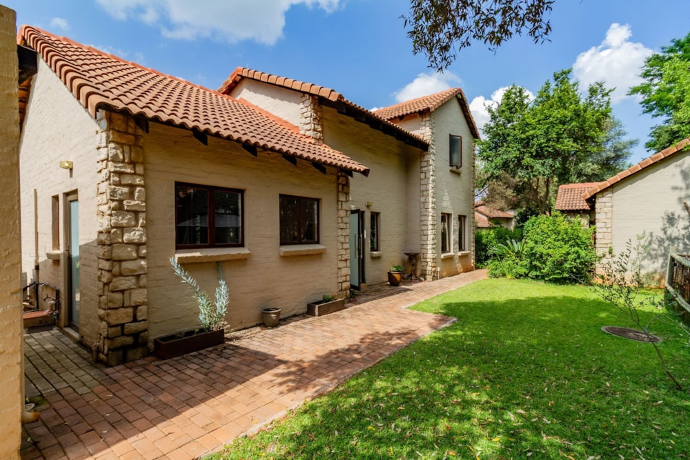 Security estate home for sale in The Coves - 1HR1724005 Security estate home for sale in The Coves - 1HR1724005