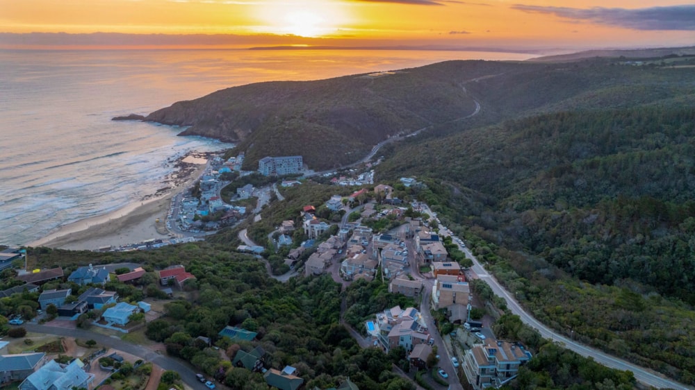 Security estate home for sale in Herolds Bay - GEO1718327 Security estate home for sale in Herolds Bay - GEO1718327