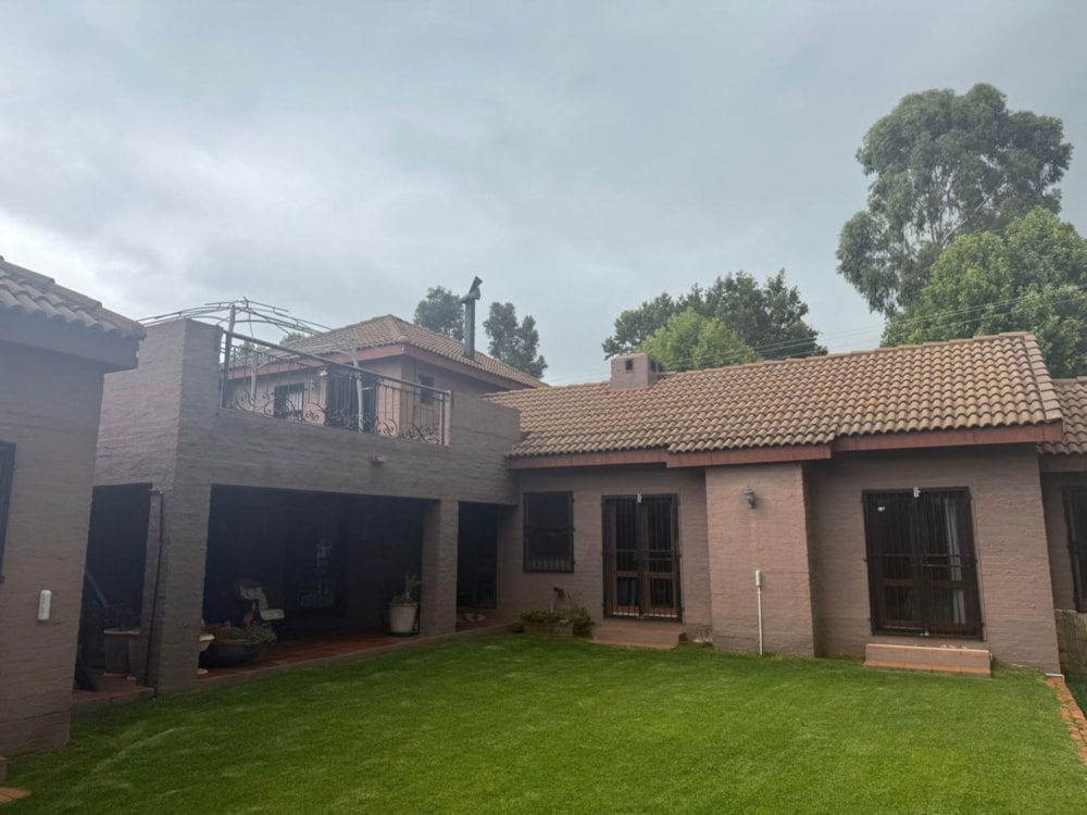 Double-storey house for sale in Dullstroom - 1DS1725122
