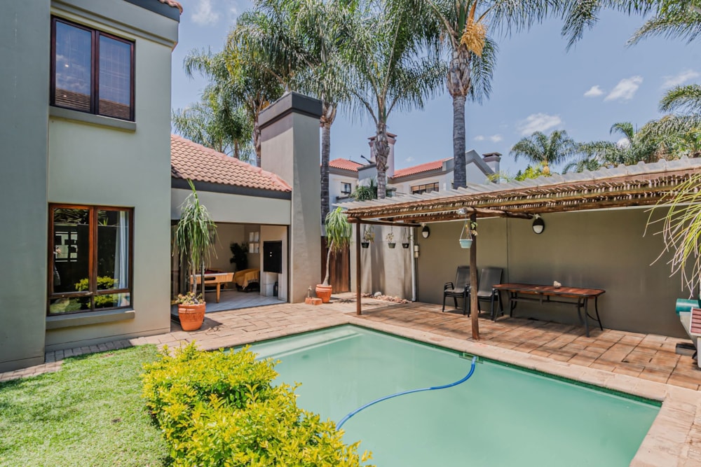 House let in Silver Lakes Golf Estate - PT1723014