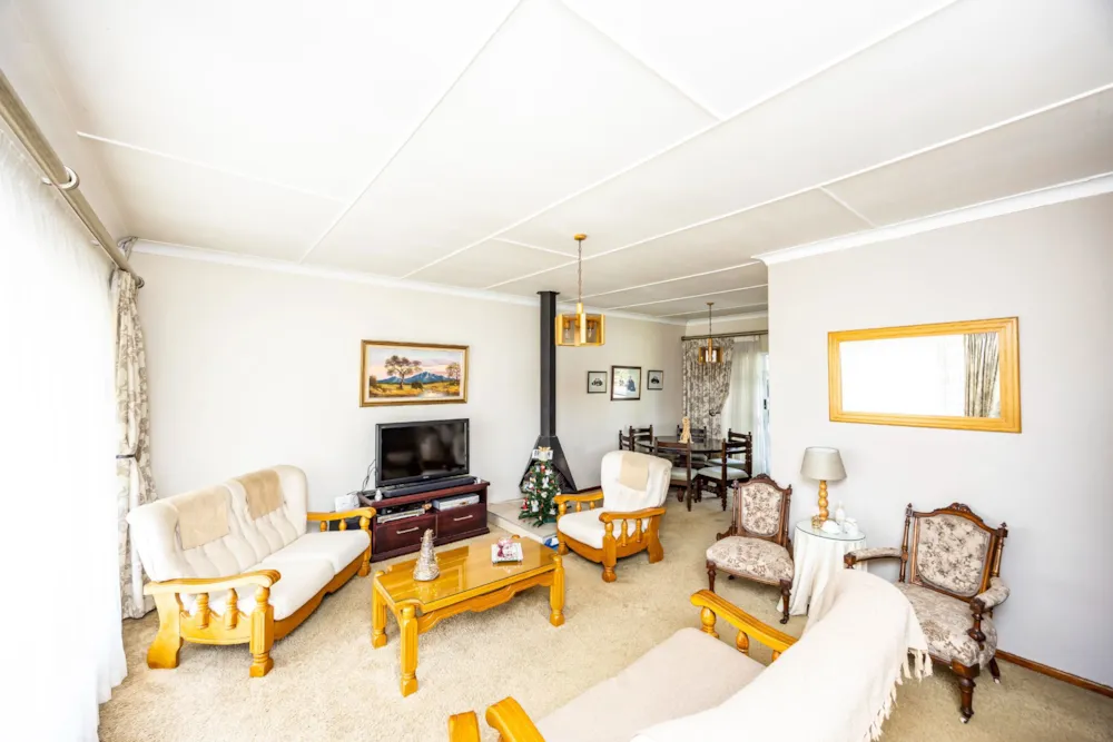 House for sale in Beacon Bay - 1EZ1724241