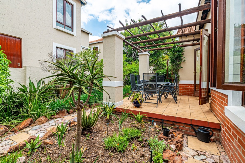 Townhouse for sale in Sunninghill - FW1725087